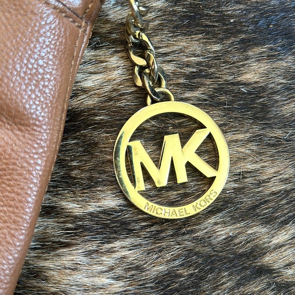 Michael Kors Crossbody - Picture 5 of 16
